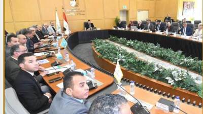 «الشربينى» يوجه بضغط الجداول الزمنية وتسريع تسليم وحدات الإسكان بالمدن الجديدة