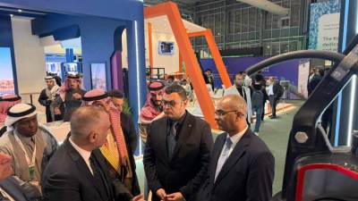 وزير الإسكان يستعرض أحدث تقنيات المياه والمرافق الذكية في معرض «إيفات السعودية 2026»