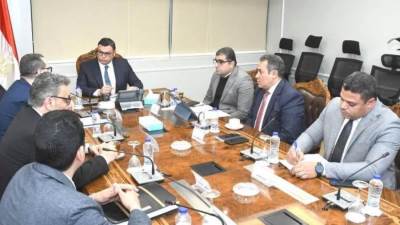 وزير الإسكان يوجه بتكثيف المتابعة لمشروعات وأراضي هيئه التنمية السياحية