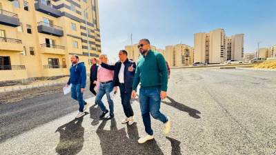 عمار مندور يتفقد مشروعات الإسكان بالعبور الجديدة ويؤكد: الجودة خط أحمر 