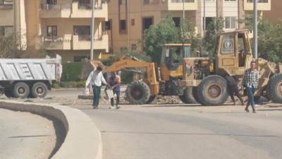 بقيادة نائب رئيس الجهاز .. جهود مكثفة لتطوير الطرق ورفع كفاءة الخدمات بالشيخ زايد على مدار الساعة
