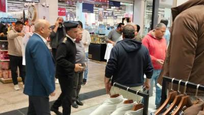 حملات مكبرة لتنفيذ قرارات الغلق ورفع الإشغالات بمدينة الشروق