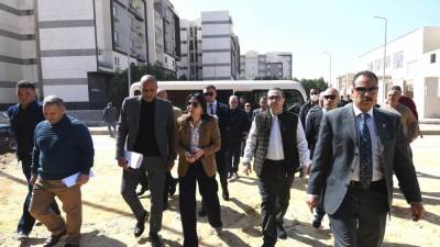 وزيرة الإسكان تتفقد محطة المياه الرئيسية وتتابع تطوير وصيانة الطرق بالشروق