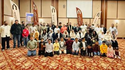 «أرابيسك للتطوير العقاري» تعزز ثقافة العمل المؤسسي عبر إفطار رمضاني يجمع فريقها وشركاء النجاح