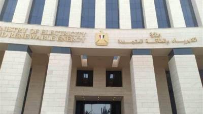 «القابضة لكهرباء مصر» تنفي استدعاء 10 آلاف مهندس وفني من دول الخليج