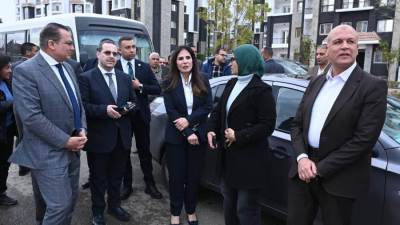 وزيرة الإسكان تتابع موقف الخدمات بالحي السكني الثالث "R3" بالعاصمة الجديدة