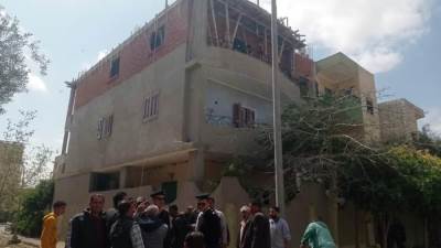 حملة موسعة بـ«العاشر من رمضان» لإزالة التعديات وتنفيذ قرارات الغلق والتشميع بعدد من الأحياء