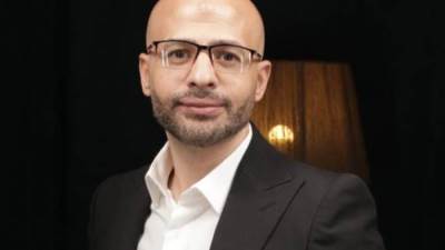 وليد فاروق:اتساع الفجوة السعرية.. الذهب المحلي أقل من العالمي بـ120 جنيهًا