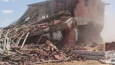 تنفيذ إزالة فورية لمبنى مخالف بمدينة سفنكس الجديدة