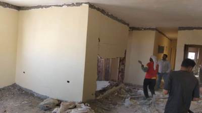 إزالة مخالفات بناء بقطعتي أرض بالمنطقة الثامنة والتاسعة بمدينة الشروق