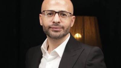 وليد فاروق:تراجع أسعار الذهب محليًا رغم صعود الأوقية عالميًا.. واتساع الفجوة إلى 95 جنيهًا