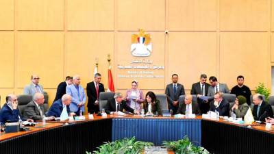 وزيرة الإسكان تبحث مع أعضاء مجلس الشيوخ مطالب المواطنين وتؤكد تعزيز التنسيق المشترك