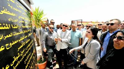 وزيرة الإسكان ومحافظ الأقصر يفتتحان مشروعات صرف صحي بأرمنت ضمن «حياة كريمة»