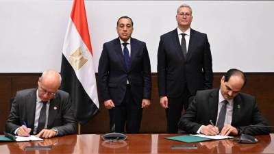 «توتال إنرجيز» الفرنسية توقع مذكرة تفاهم مع قطاع البترول لاستكشاف الغاز بغرب المتوسط