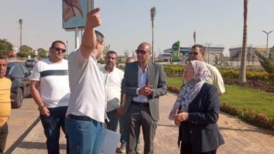 مساعد نائب رئيس هيئة المجتمعات العمرانية للمرافق تتفقد الطرق والمحاور الرئيسية بمدينة الشروق