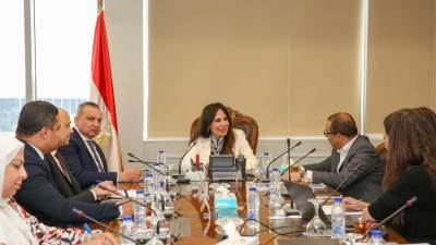 وزيرة الإسكان تبحث مع «الكازار للتطوير العقاري» إنشاء مشروع "أوت ليت" تجاري متكامل بشرق القاهرة