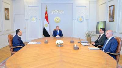 السيسي يوجه بجدول زمني لتنفيذ الاستراتيجية الصناعية وتوطين صناعة السيارات وتعزيز التصنيع المحلي