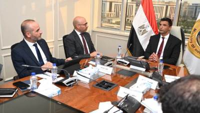 وزير الصناعة يبحث خطط توسع ABB في مصر ويؤكد دعم الصناعات الكهربائية وزيادة المكون المحلي
