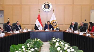   «الصناعة» تستهدف خفض استهلاك الغاز بمصانع السيراميك 25% والكهرباء 15%