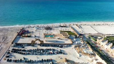 «كيو للتطوير العقاري» تطلق «كيو باي» وتفتتح شاطئ”Amarai Beach” في قلب الساحل 