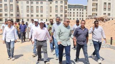 وزيرة الإسكان تتابع تنفيذ مشروعات التنمية والمرافق بالعاشر من رمضان وحدائق العاشر.. وتشدد على سرعة الإنجاز