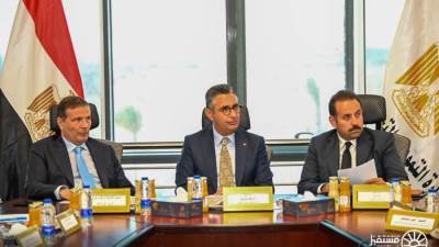 وزيرا التموين والزراعة ومدير جهاز مستقبل مصر يبحثون تسريع تنفيذ مشروع «كاري أون»