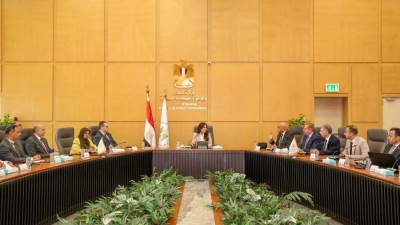 «المنشاوى»تبحث مع «مواصلات مدن مصر» تطوير منظومة النقل الجماعي بالمدن الجديدة