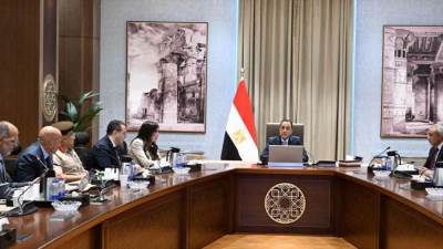 «مدبولي» يستعرض موقف تنفيذ أحد المشروعات الكبرى بمدينة العلمين الجديدة