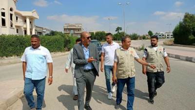 رئيس جهاز الشروق يتابع منظومة النظافة ميدانيًا بعدد من الأحياء ويشدد على رفع المخلفات