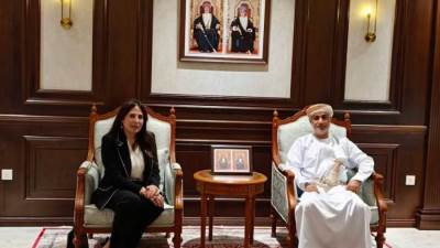 وزيرة الإسكان تبحث مع رئيس بلدية مسقط تعزيز التعاون في التخطيط والتطوير العمراني والاستثمار
