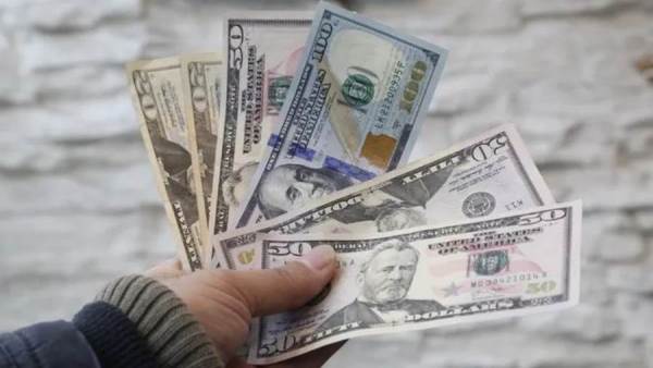 سعر الدولار اليوم