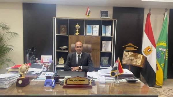 «الشروق» ترفع كفاءة الطرق بالإسكان العائلي.. أعمال متواصلة على مدار الساعة لتحقيق السيولة المرورية