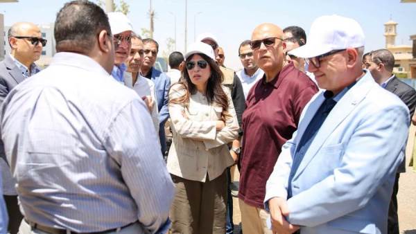 «المنشاوى»تتابع تطوير محور التسعين الشمالي ومنطقة البنوك بالقاهرة الجديدة