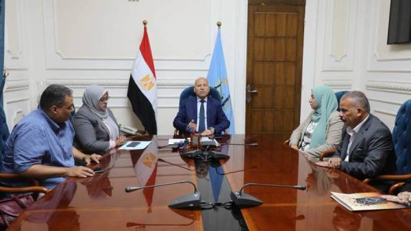 محافظ القاهرة يوجه رؤساء الأحياء الجدد بالتواجد الميداني وسرعة الاستجابة لمطالب المواطنين