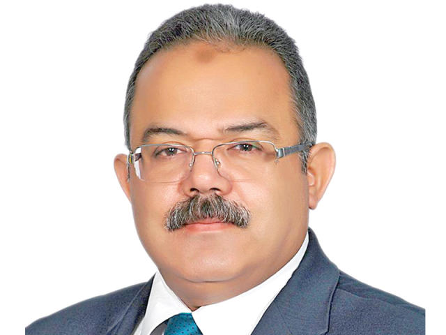 محمود العسقلاني يكتب : عن النافخين فى الزبادي والمانعين لزواج النخيل فى وزارة الإسكان