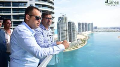 رئيس جهاز مدينة العلمين الجديدة يتفقد مشروع الأبراج الشاطئية