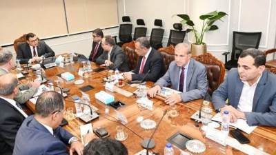 «الشربينى» يتابع مع «المقاولون العرب» مستجدات مشروع «حياة كريمة»