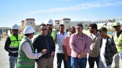 بالصور .. آخر جولات رئيس جهاز العلمين الجديدة للبحيرة الصناعية ومنطقة «الأولد سيتي» بالمدينة التراثية