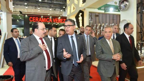 بخصومات تصل 60% .. وزير التموين يفتتح معرض «سيراميكا ماركت 2025» و«هومكس» للتشطيبات المنزلية